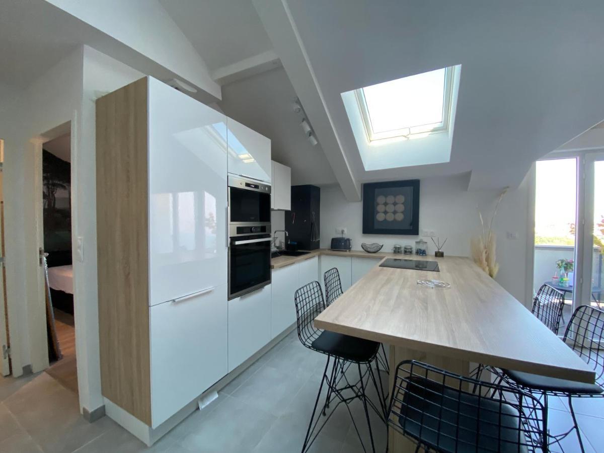 Appart & Fleurinoise Balcon Ascenseur Climatisation Fleurieux-sur-lʼArbresle Eksteriør bilde