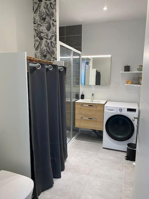 Appart & Fleurinoise Balcon Ascenseur Climatisation Fleurieux-sur-lʼArbresle Eksteriør bilde