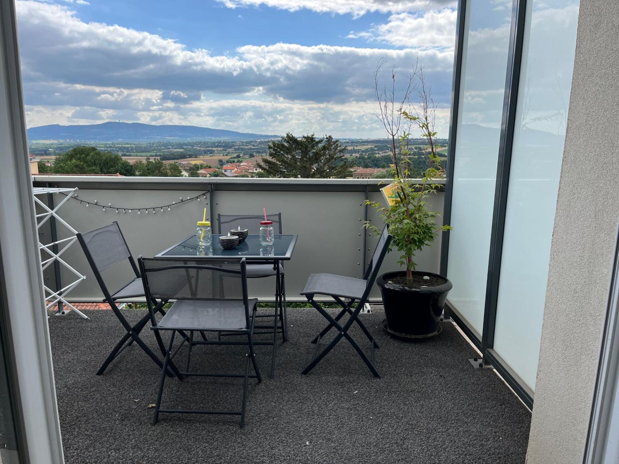 Appart & Fleurinoise Balcon Ascenseur Climatisation Fleurieux-sur-lʼArbresle Eksteriør bilde